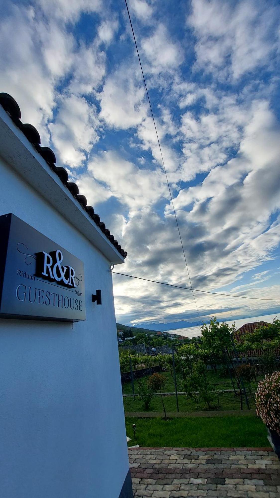 R&R Gesthouse Otel Široka Dış mekan fotoğraf