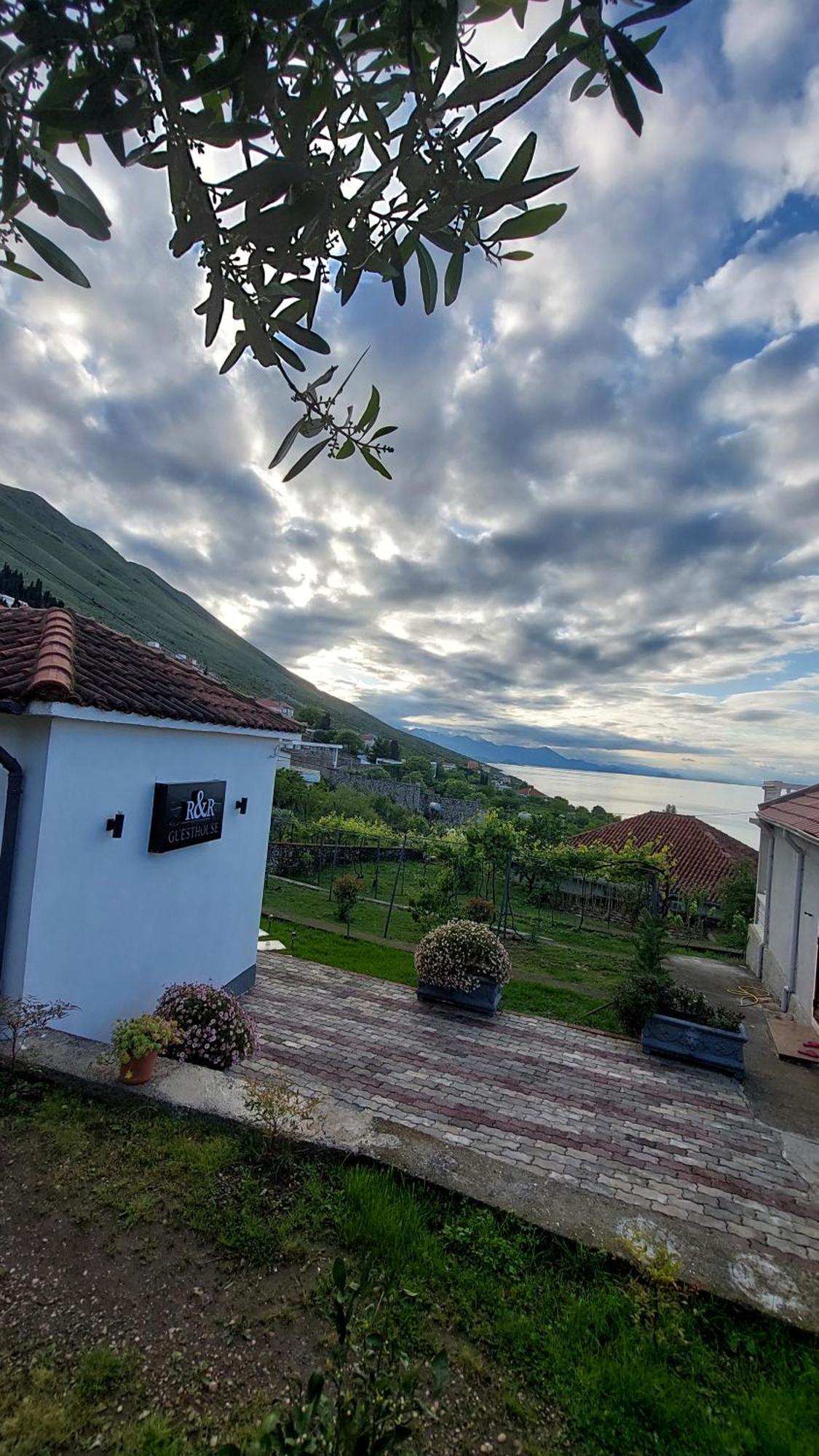 R&R Gesthouse Otel Široka Dış mekan fotoğraf