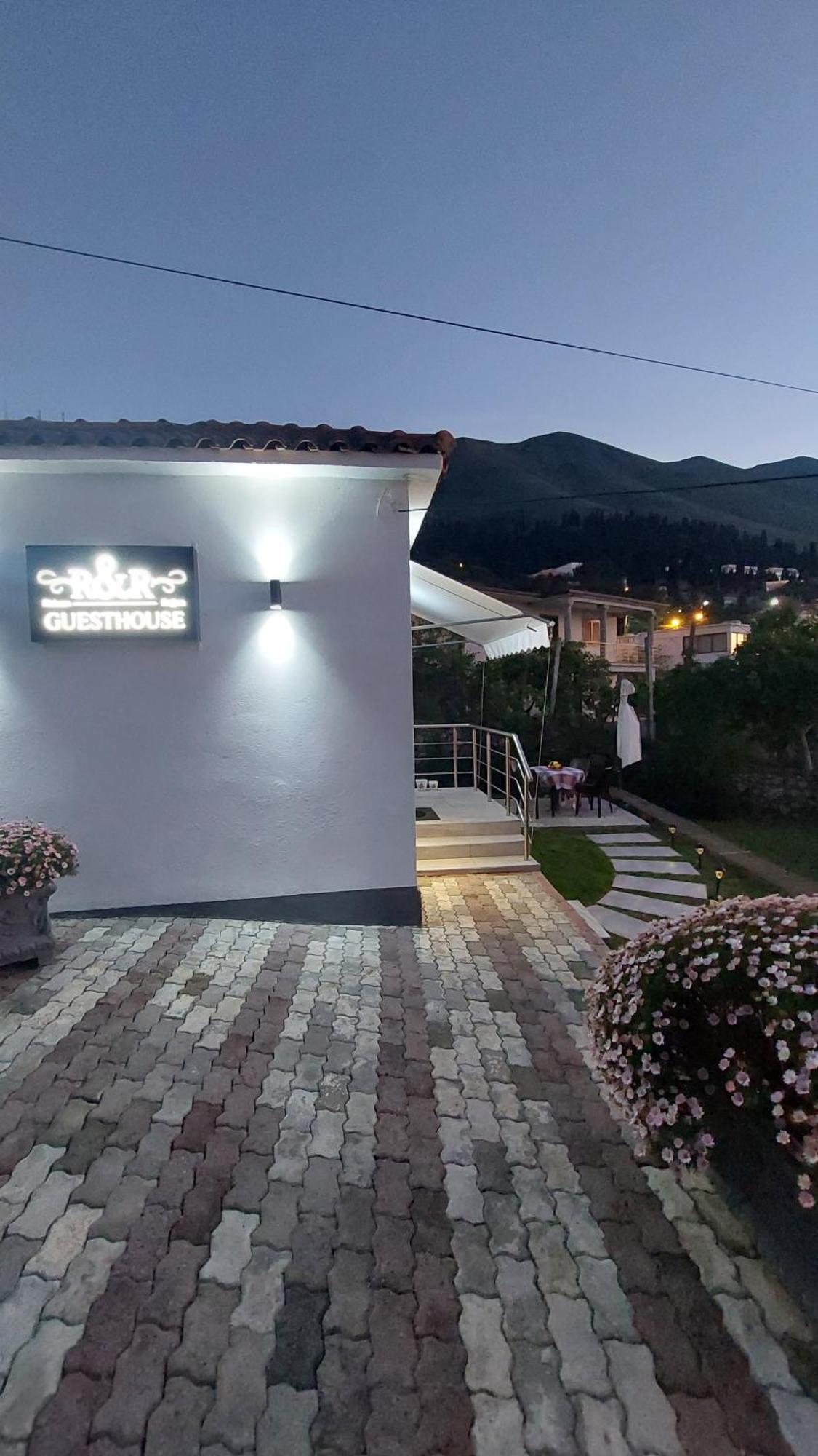 R&R Gesthouse Otel Široka Dış mekan fotoğraf