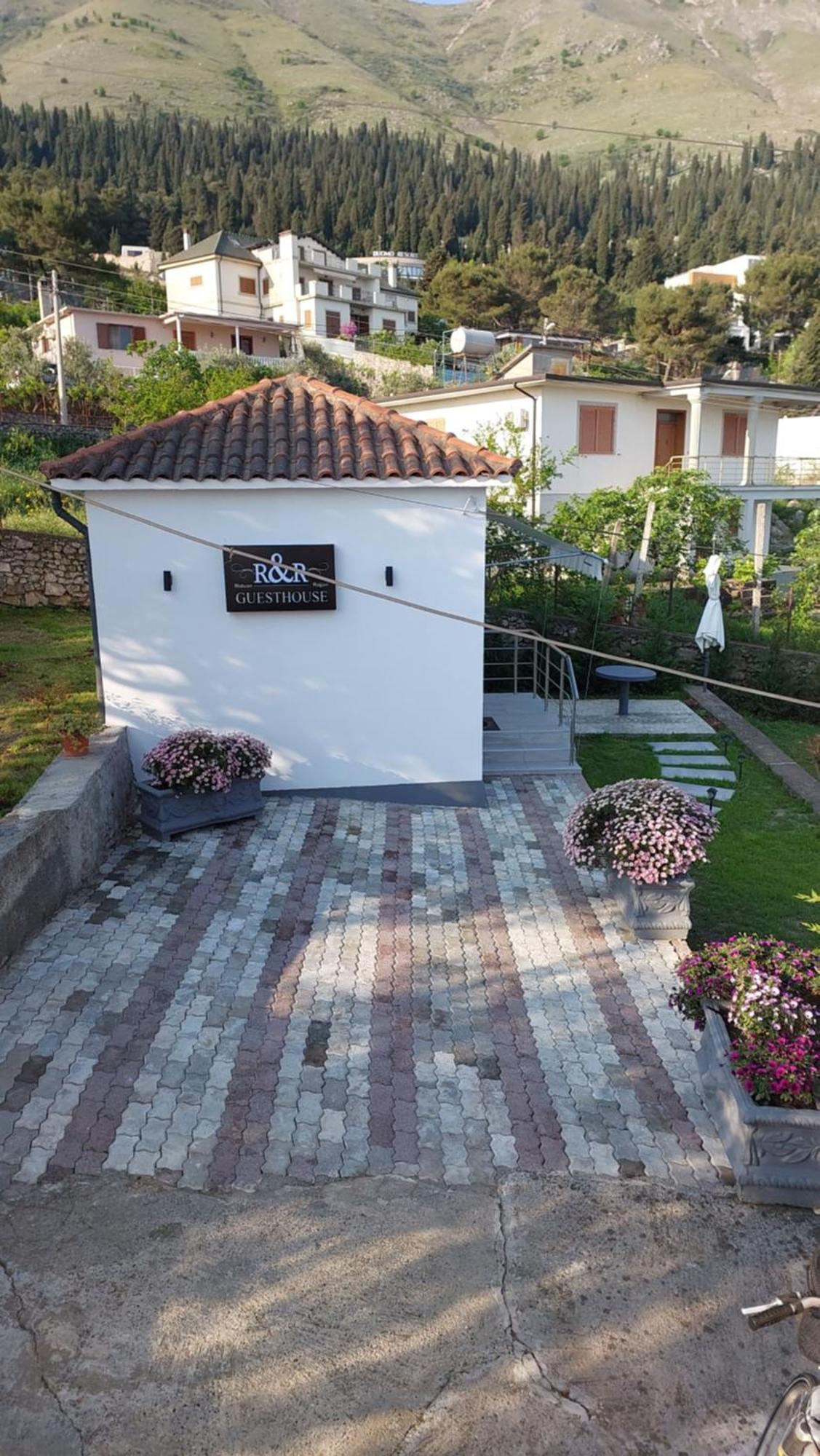 R&R Gesthouse Otel Široka Dış mekan fotoğraf