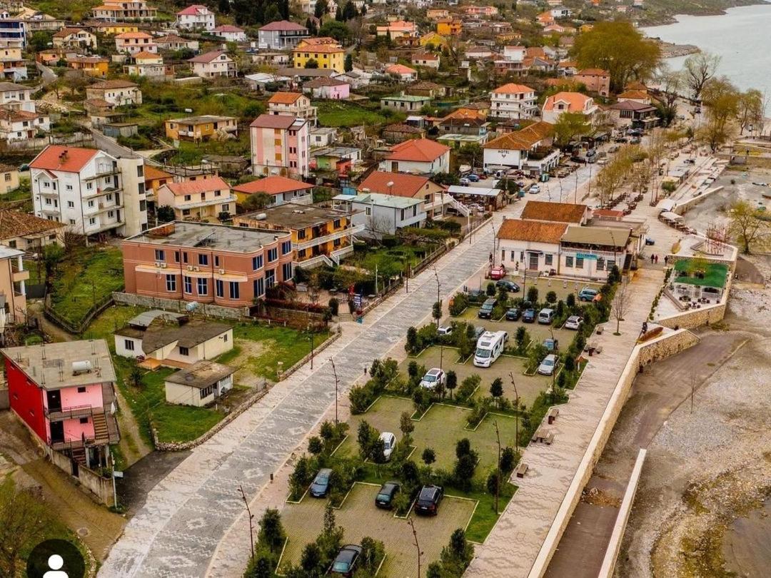 R&R Gesthouse Otel Široka Dış mekan fotoğraf