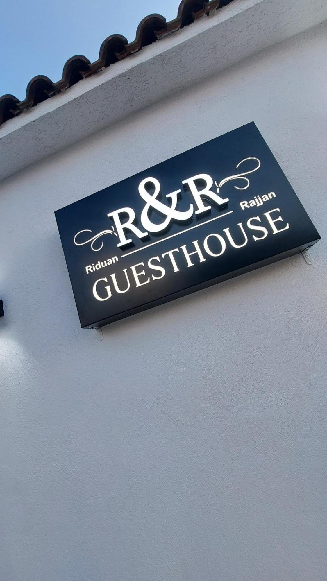 R&R Gesthouse Otel Široka Dış mekan fotoğraf