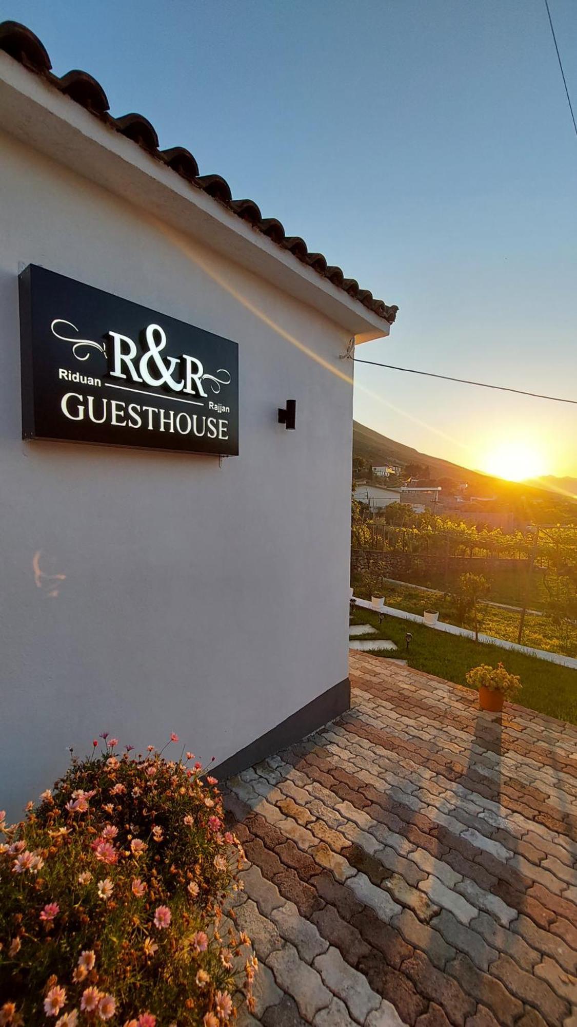 R&R Gesthouse Otel Široka Dış mekan fotoğraf