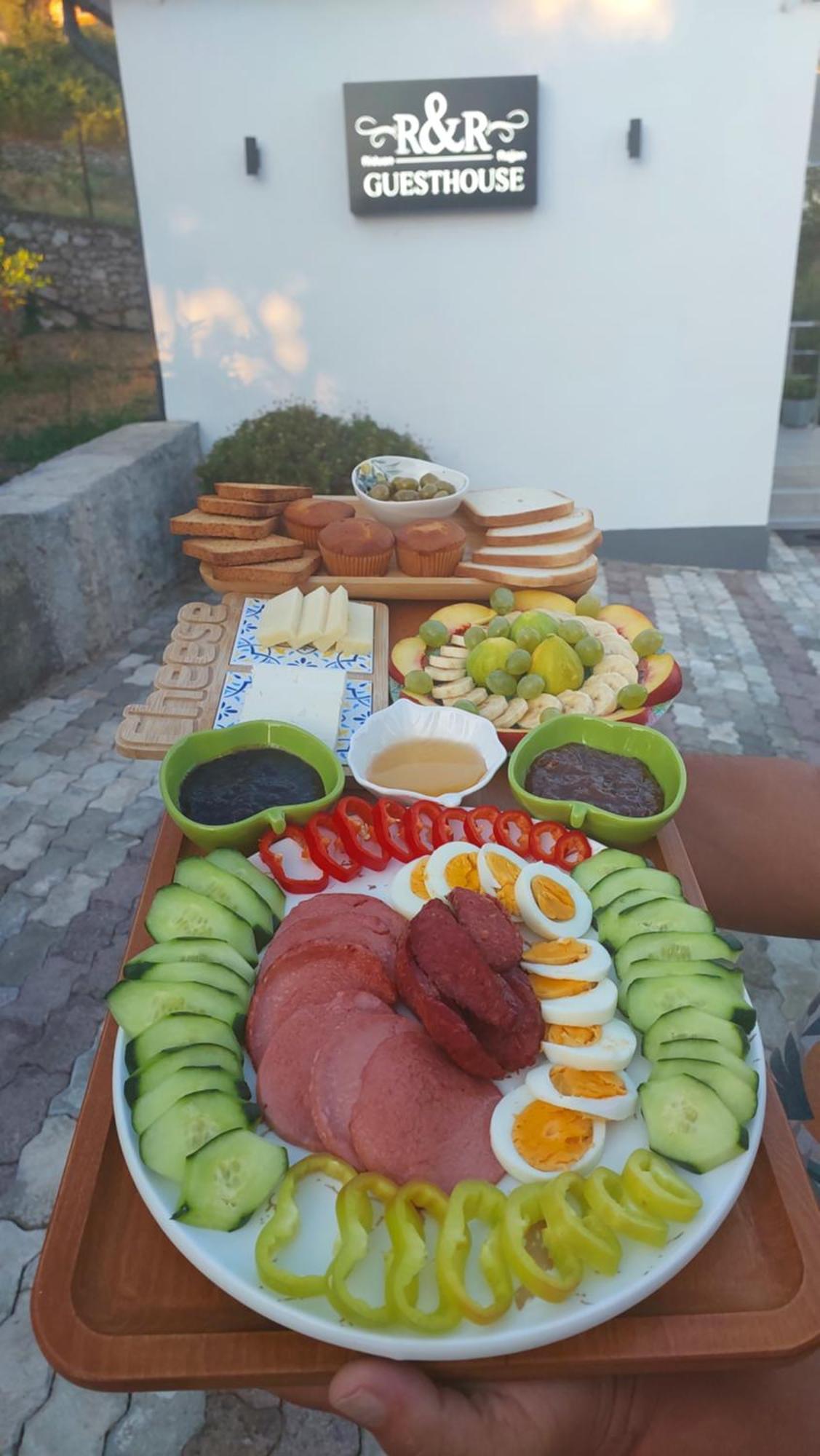 R&R Gesthouse Otel Široka Dış mekan fotoğraf