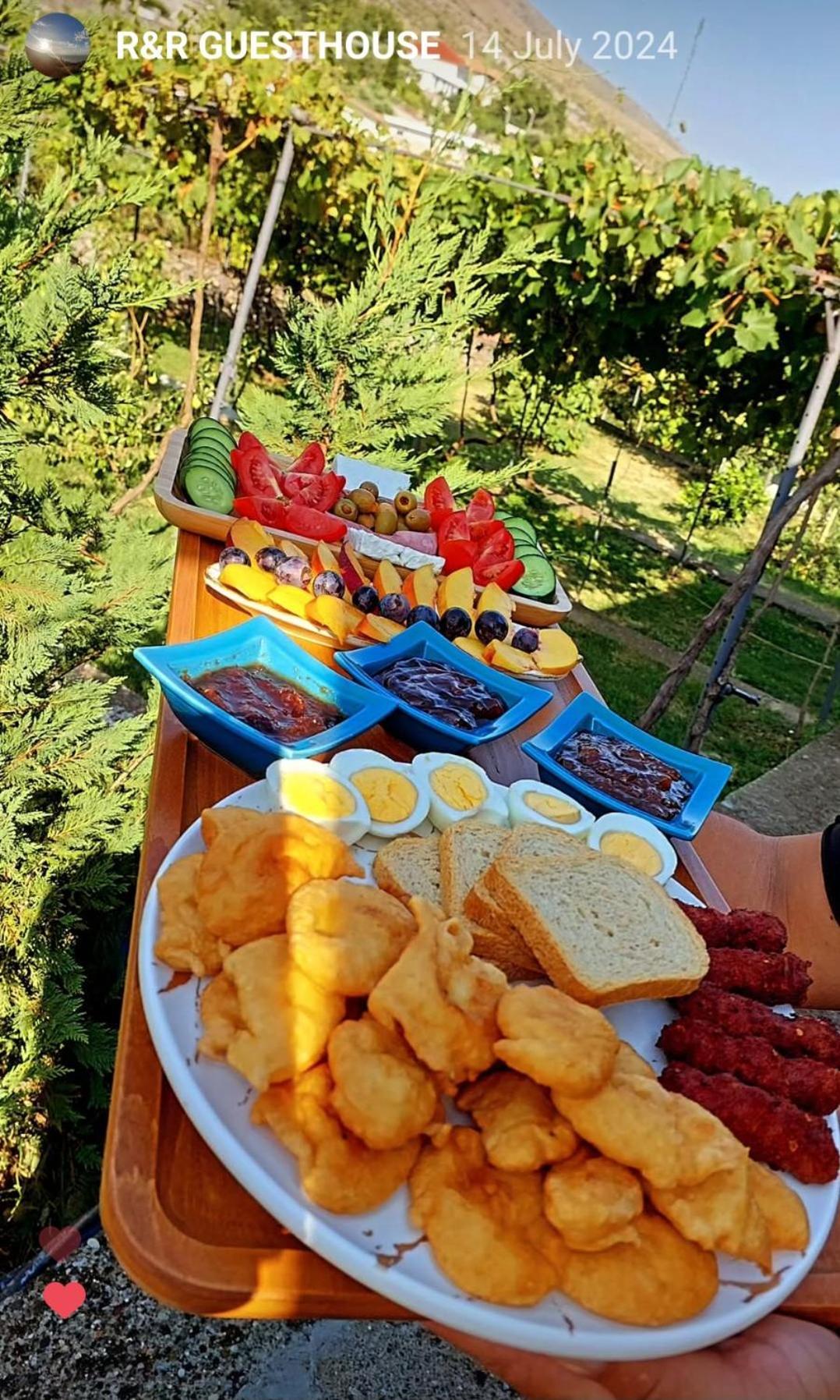 R&R Gesthouse Otel Široka Dış mekan fotoğraf